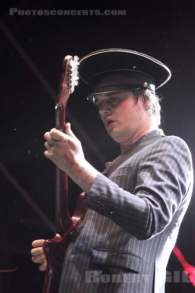 BABYSHAMBLES - 2013-07-08 - PARIS - Place de la Republique - Peter Doherty